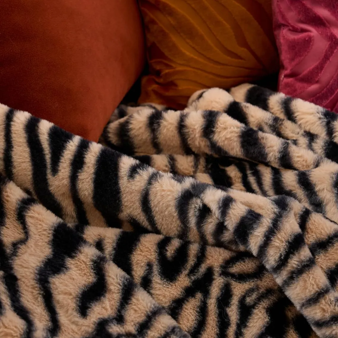 ATMOSPHERA Plaid fausse fourrure imprimé "Orana" Outlet